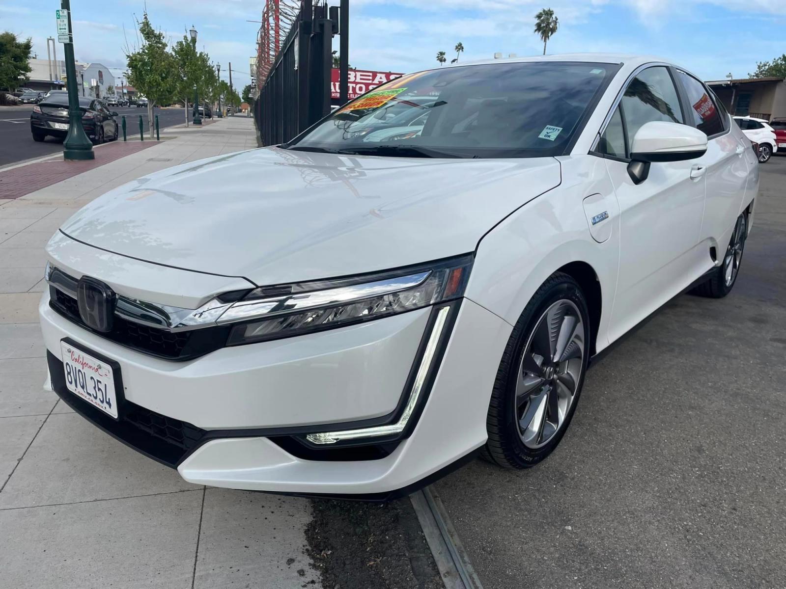 2021 Honda Clarity Plug-In Hybrid (JHMZC5F10MC) with an 1.5L L4 DOHC 16V HYBRID engine, CVT transmission, located at 744 E Miner Ave, Stockton, CA, 95202, (209) 944-5770, 37.956863, -121.282082 - PLUS TAXES AND FEES - Photo #3